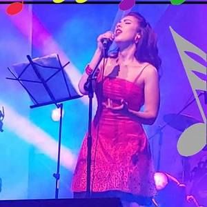 Meet your Posher, Esther